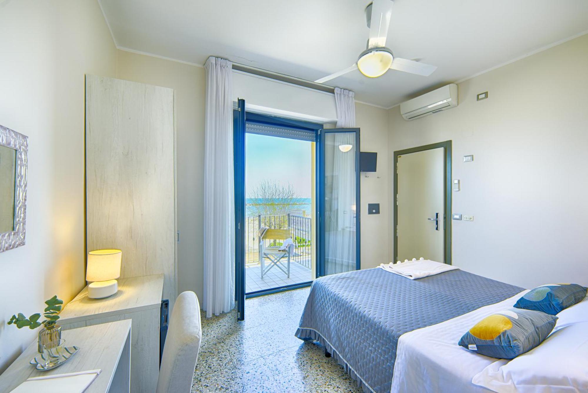 Hotel Deanna Беллария-Иджеа-Марина Экстерьер фото