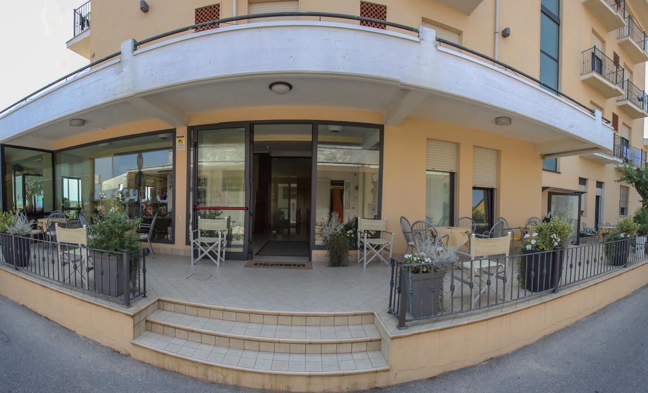 Hotel Deanna Беллария-Иджеа-Марина Экстерьер фото