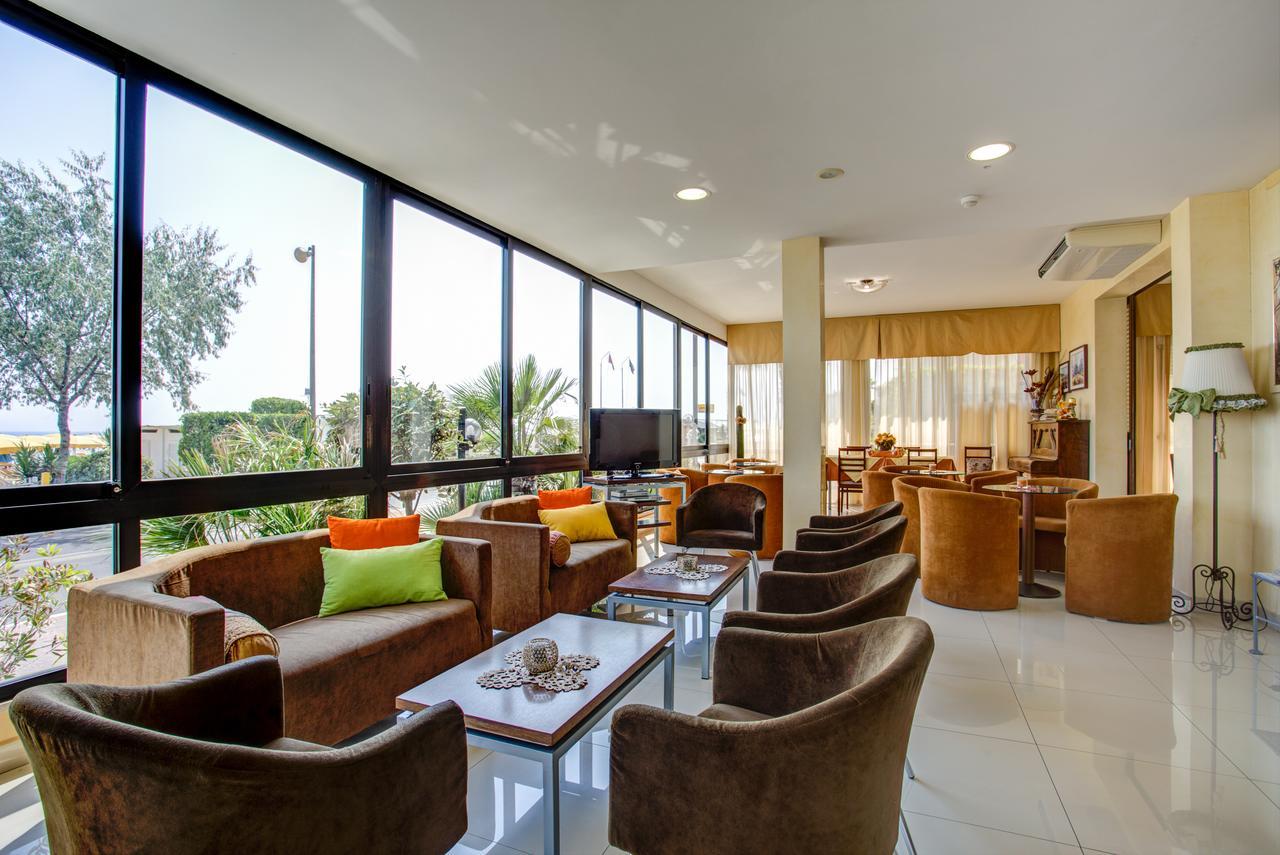 Hotel Deanna Беллария-Иджеа-Марина Экстерьер фото